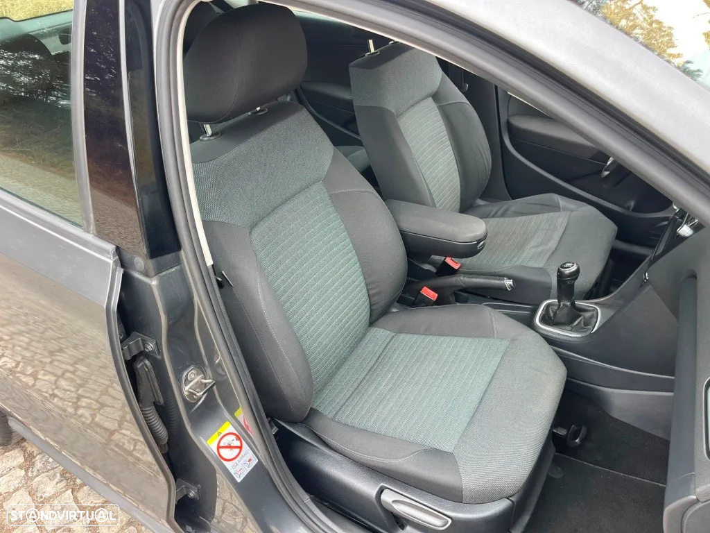 VW Polo 1.6 TDI Confortline BlueMotion - 32