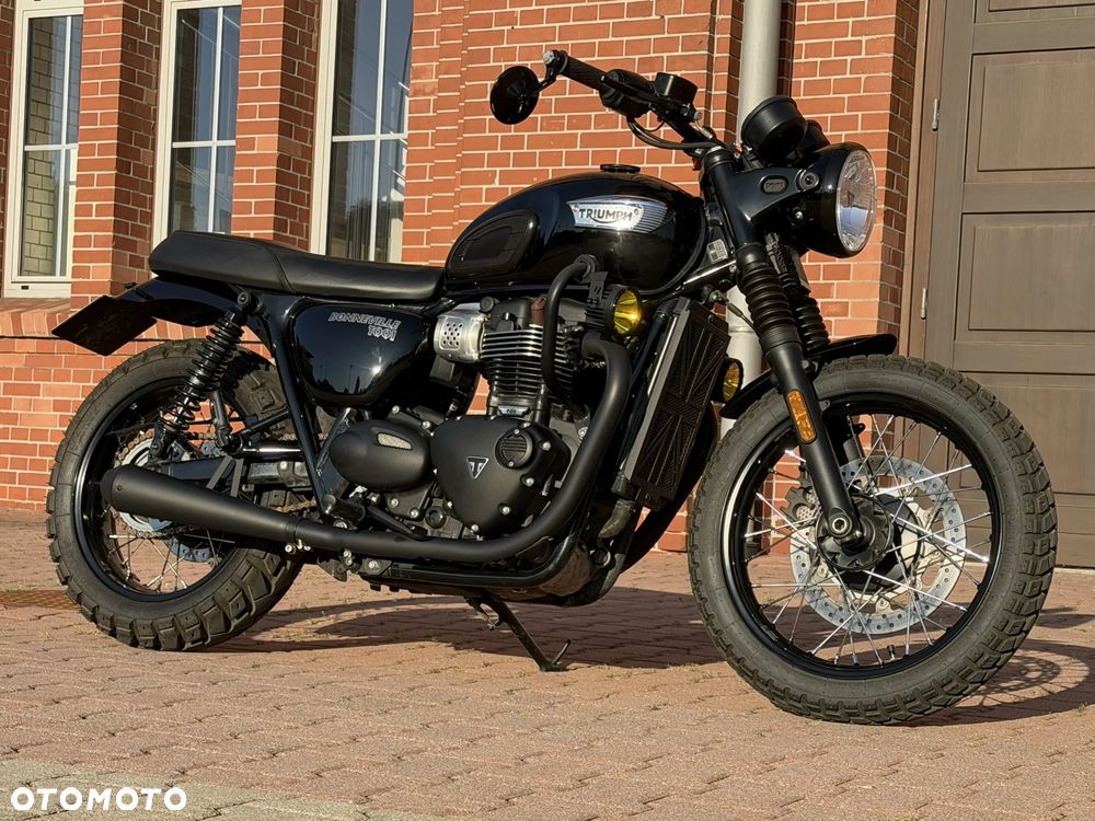 Triumph Bonneville - 4