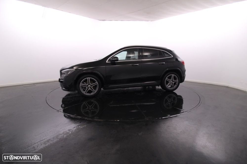 Mercedes-Benz GLA 180 d AMG Line - 2