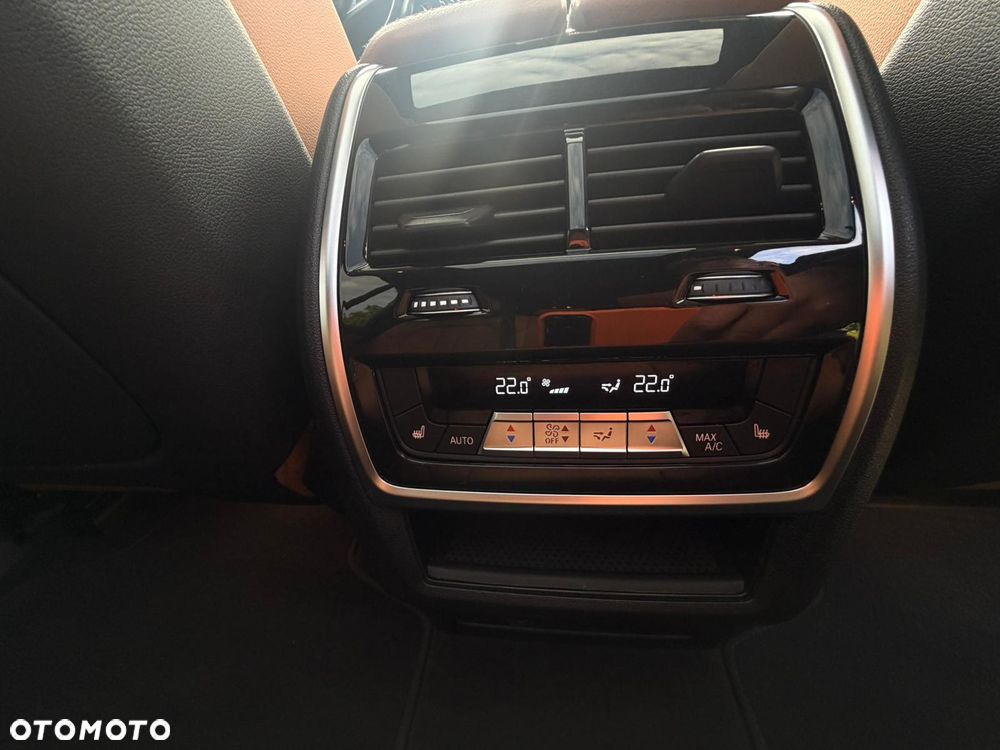BMW X7 xDrive40d mHEV - 25