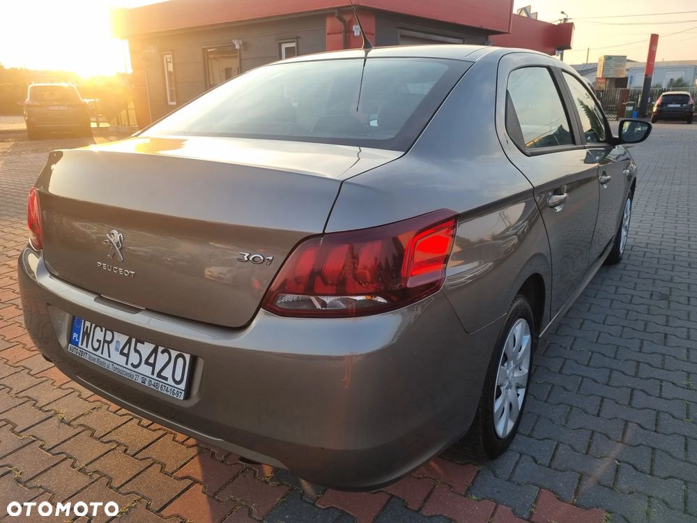 Peugeot 301 - 8