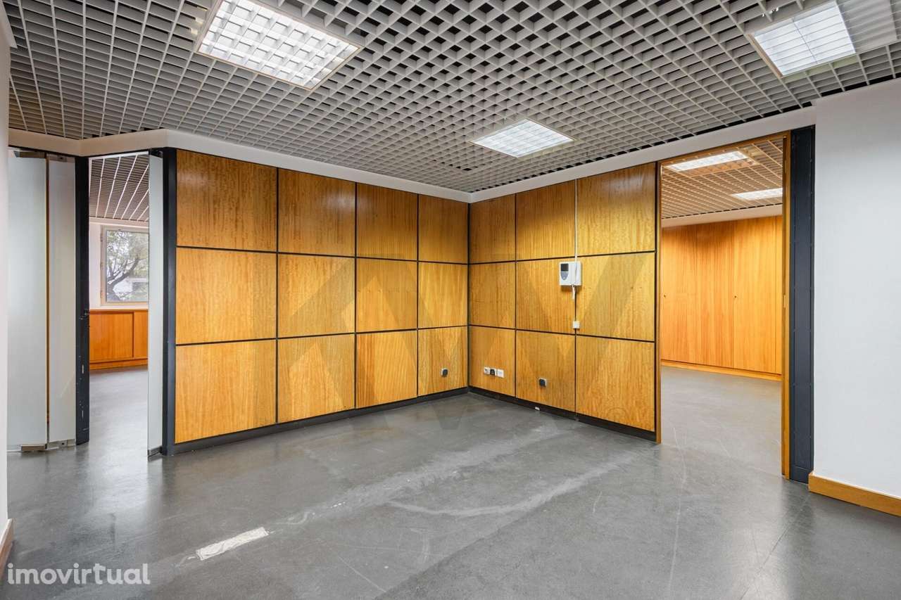 Fração exclusiva - Avenidas Novas, Serviços ou Habitação - Grande imagem: 4/35