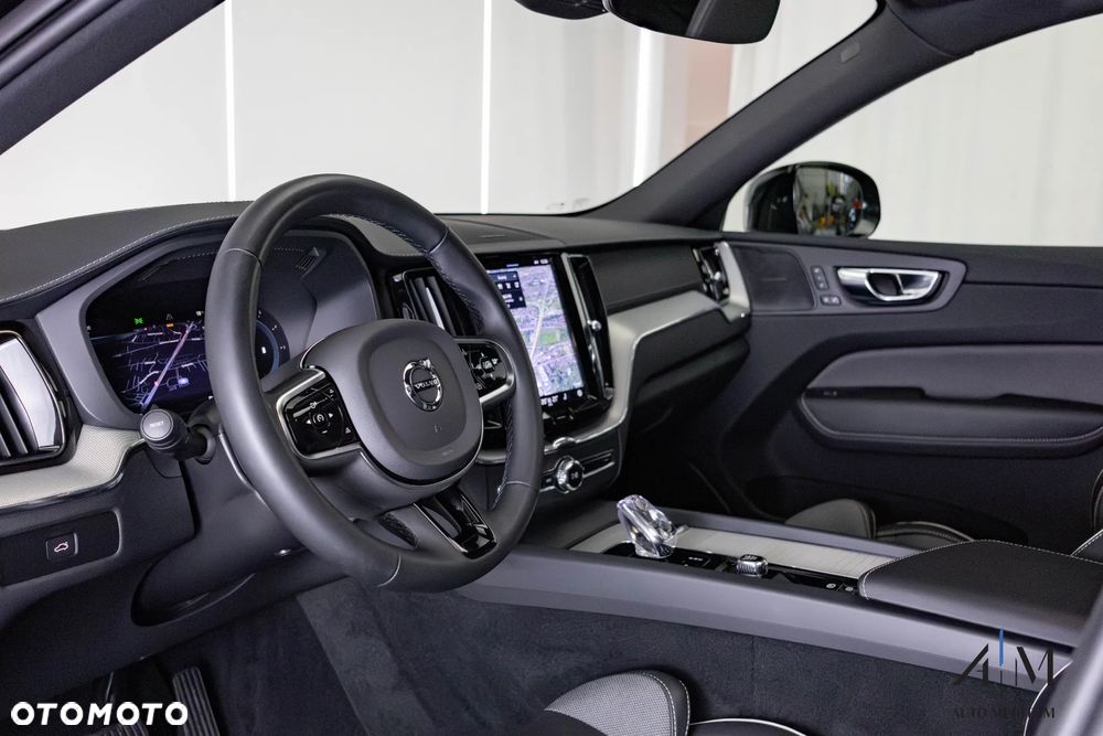 Volvo XC 60 B4 D AWD Ultimate Dark - 12