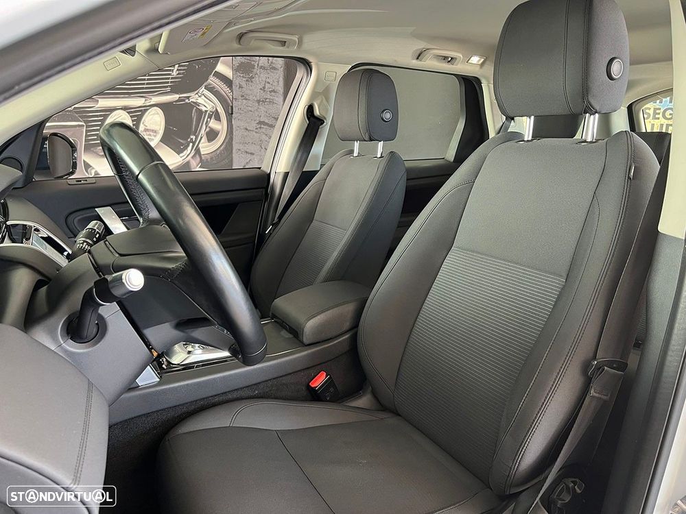 Land Rover Discovery Sport P300e Dynamic SE - 8