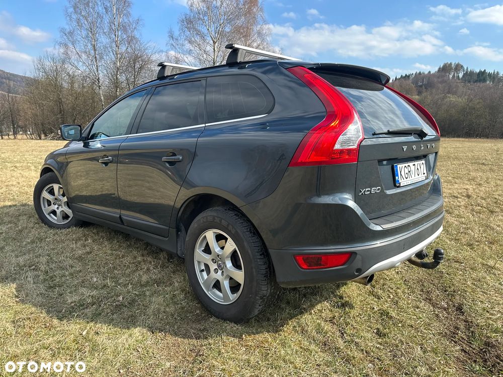Volvo XC 60 D5 AWD Momentum - 3