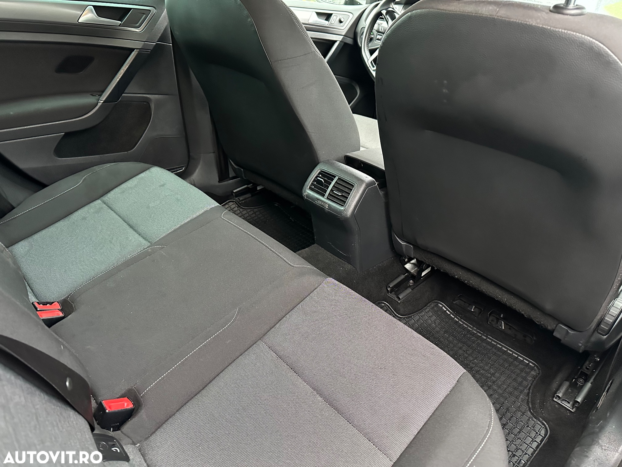Volkswagen Golf 1.6 TDI BlueMotion Comfortline - 8