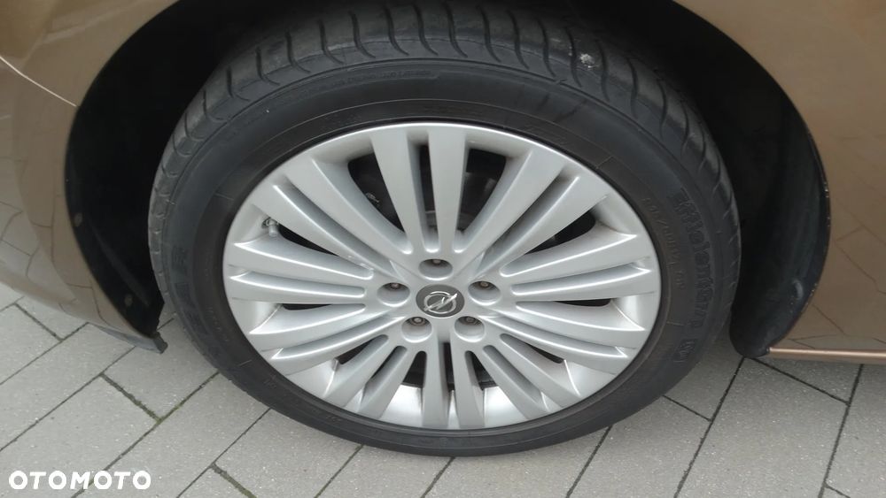 Opel Astra 1.4 T Cosmo S&S - 11