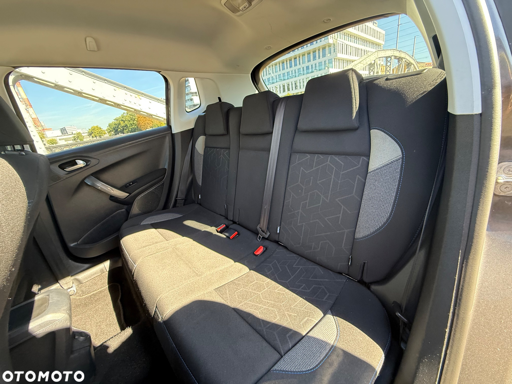 Peugeot 2008 1.6 BlueHDi Style - 35