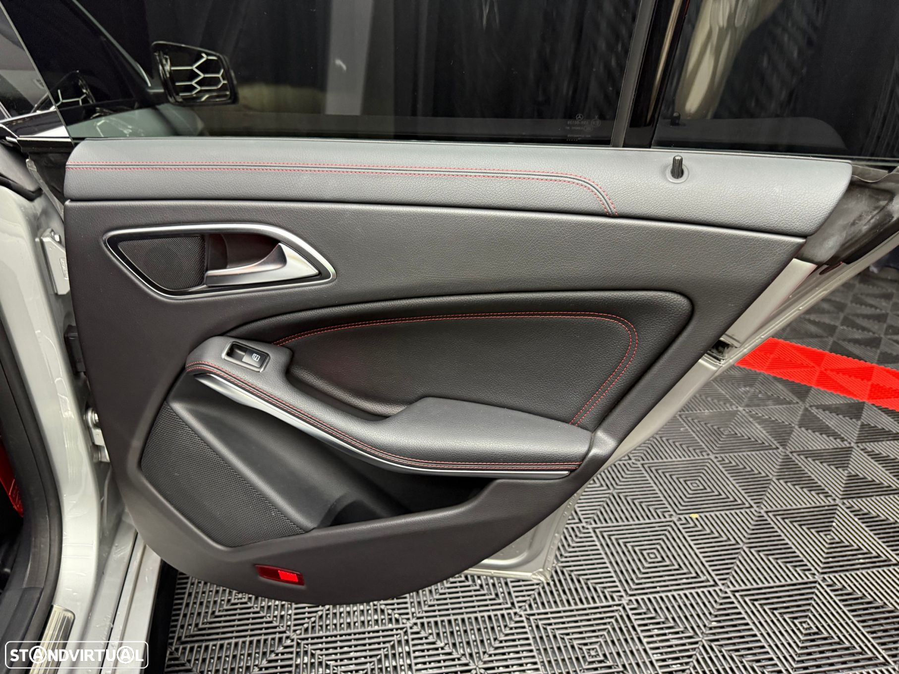 Mercedes-Benz CLA 45 AMG Shooting Brake 4-Matic - 35
