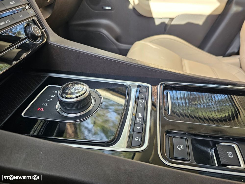 Jaguar F-Pace 2.0 i4D Prestige Aut. - 20