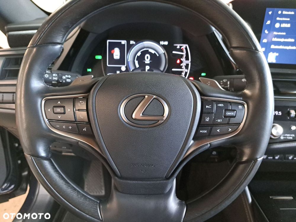 Lexus ES 300h Prestige - 35