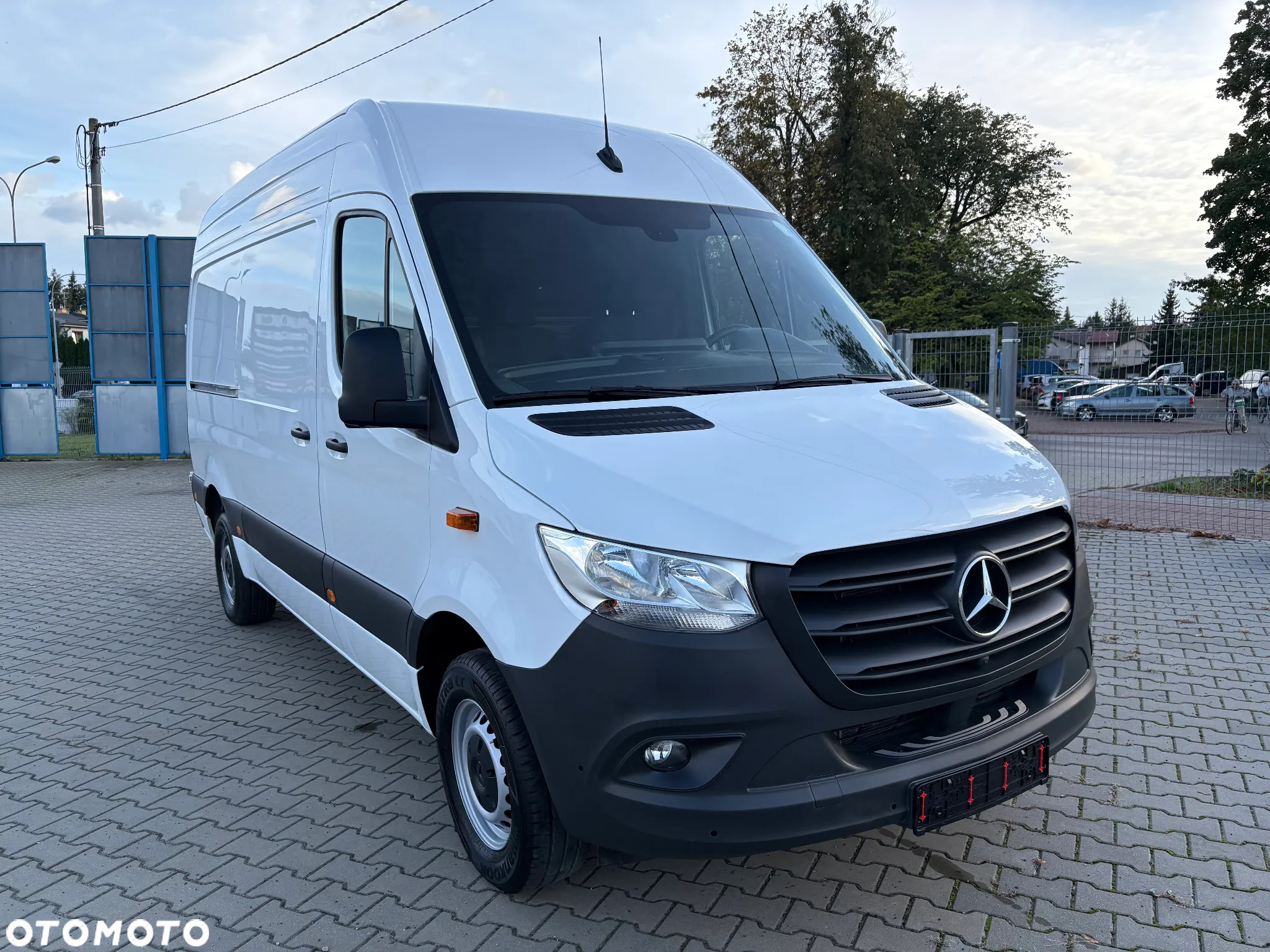 Mercedes-Benz 317 średni - 2