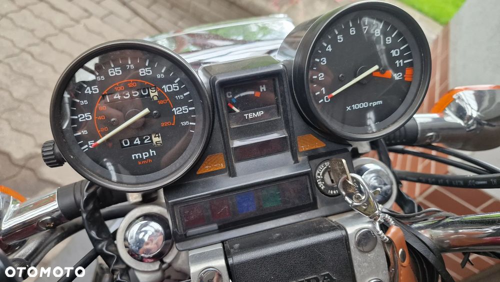 Honda VF - 2