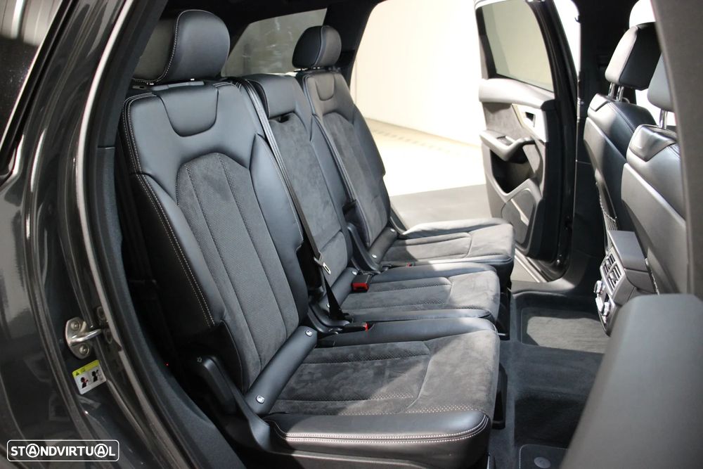 Audi Q7 3.0 TDI quattro S-line Tiptronic 7L - 15
