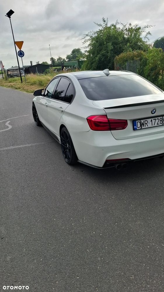 BMW Seria 3 318d - 5