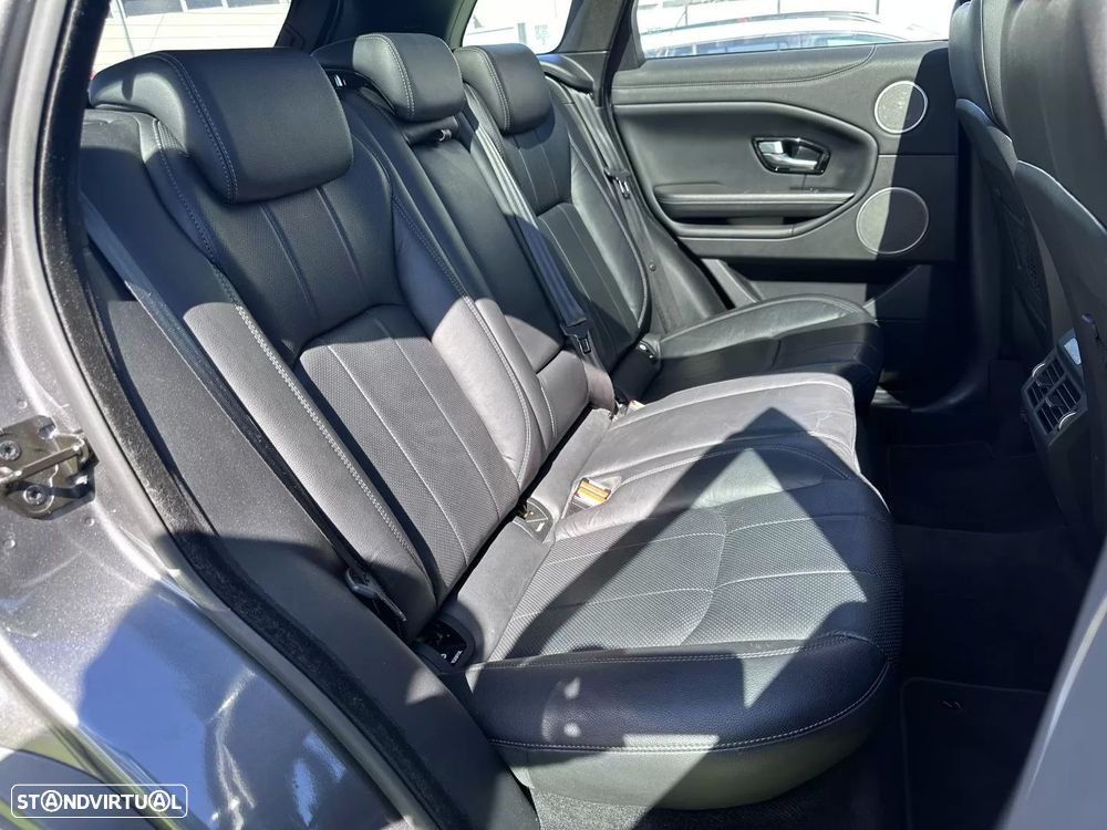 Land Rover Range Rover Evoque 2.0 D150 AWD R-Dynamic Auto - 35