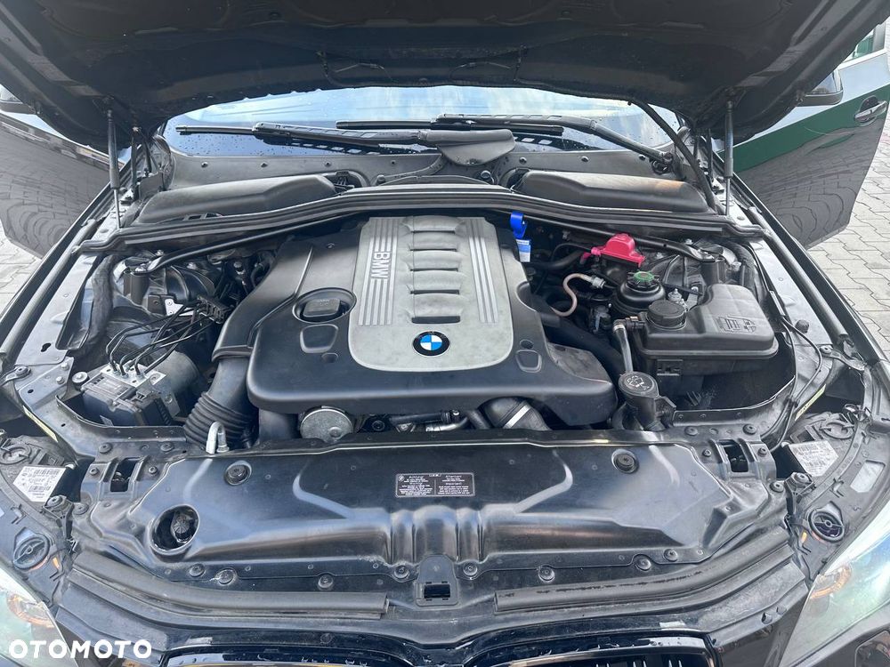 BMW Seria 5 525d - 16