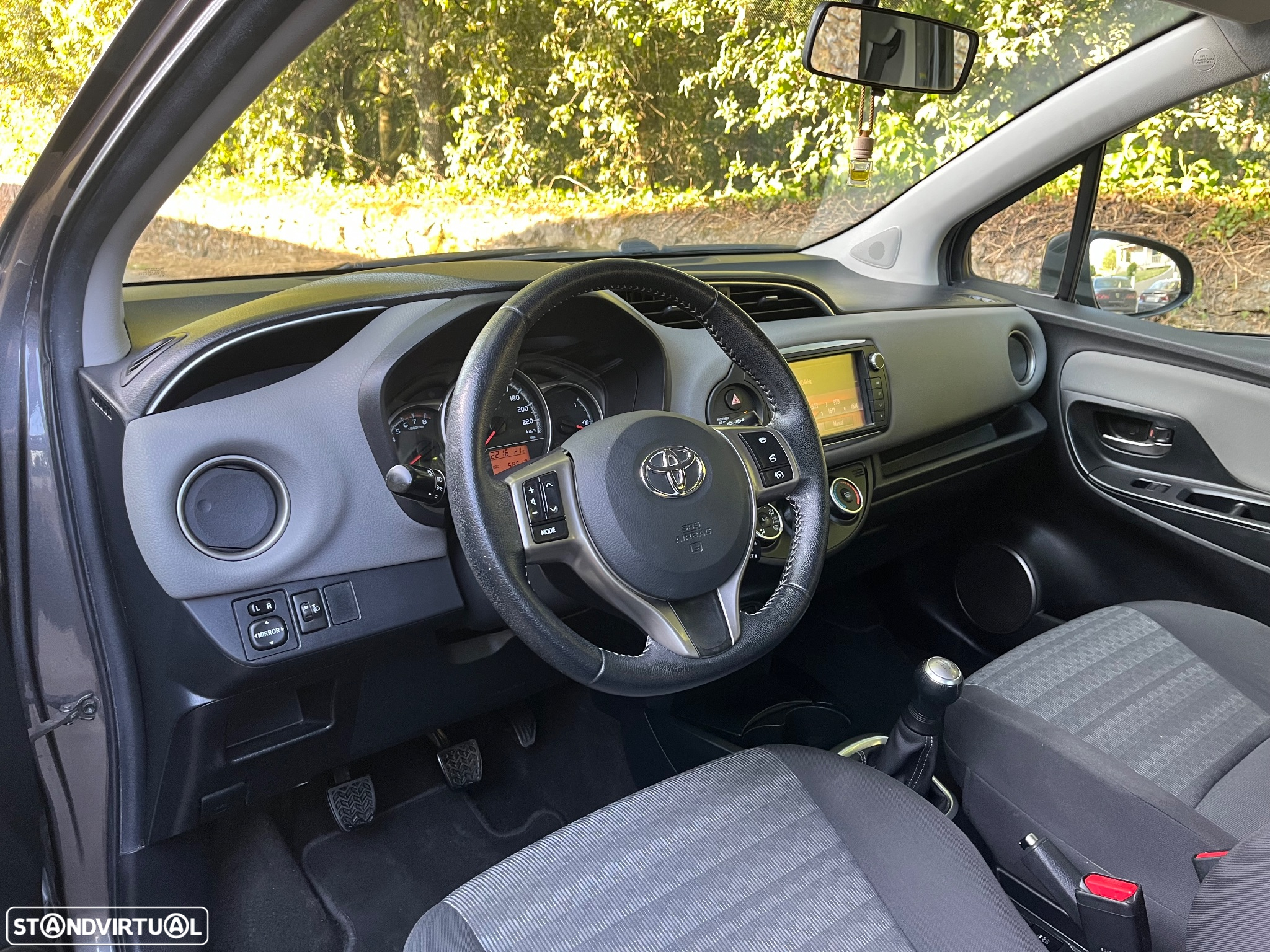 Toyota Yaris 1.0 VVT-i Comfort+P.Style - 6