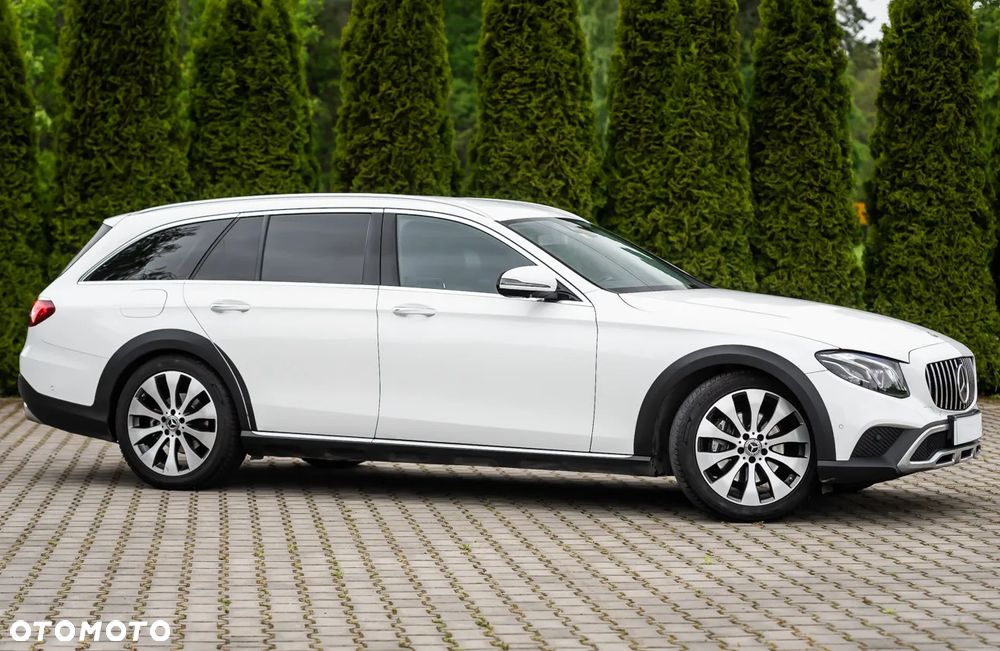 Mercedes-Benz Klasa E 220 d 4Matic All-Terrain 9G-TRONIC Exclusive - 3