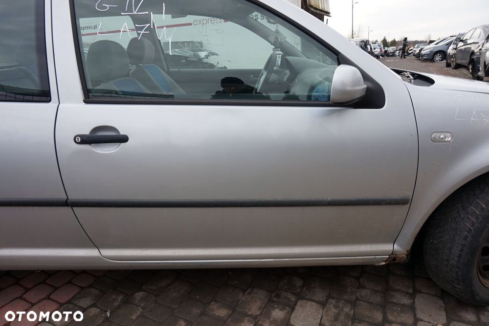 DRZWI PRZEDNIE PRAWE GOLF IV 3D HB LA7W  SREBRNY VOLKSWAGEN 1997-2006 - 3