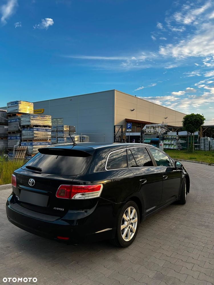 Toyota Avensis 2.0 Premium EU5 MS - 11