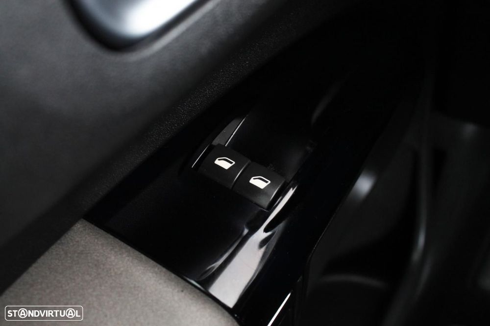 Citroën C4 Cactus 1.2 PureTech Shine - 26