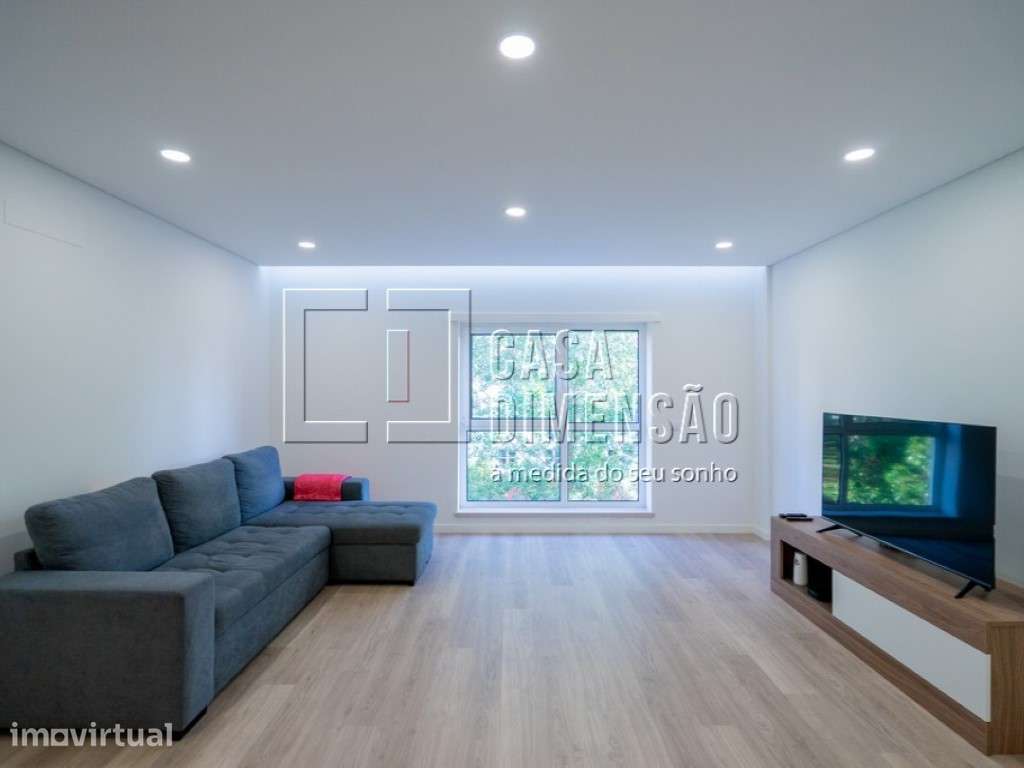 Apartamento de tipologia T2 na Serra de Carnaxide, com Garagem, com... - Grande imagem: 3/32