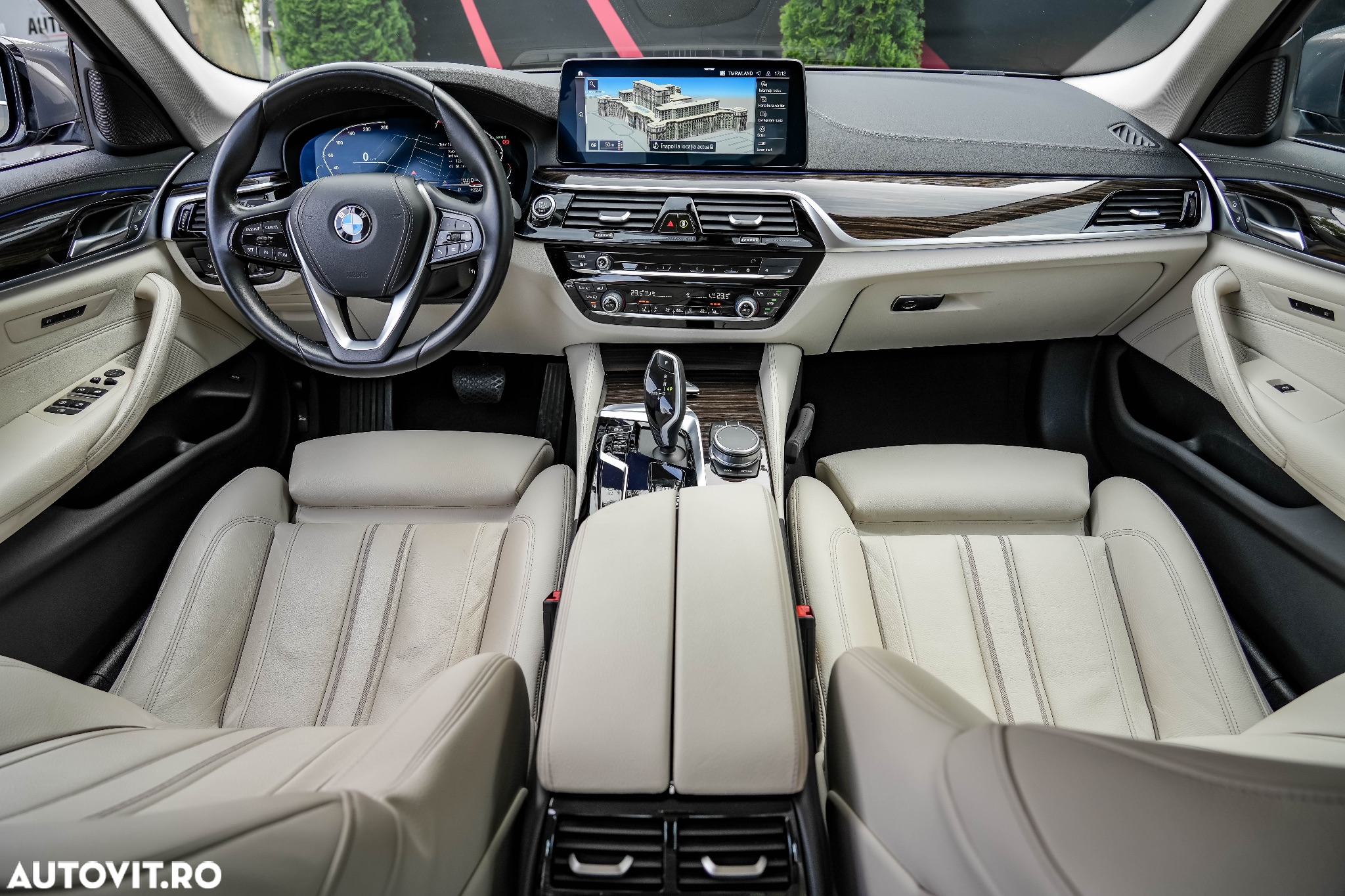 BMW Seria 5 520i Aut. Luxury Line - 14