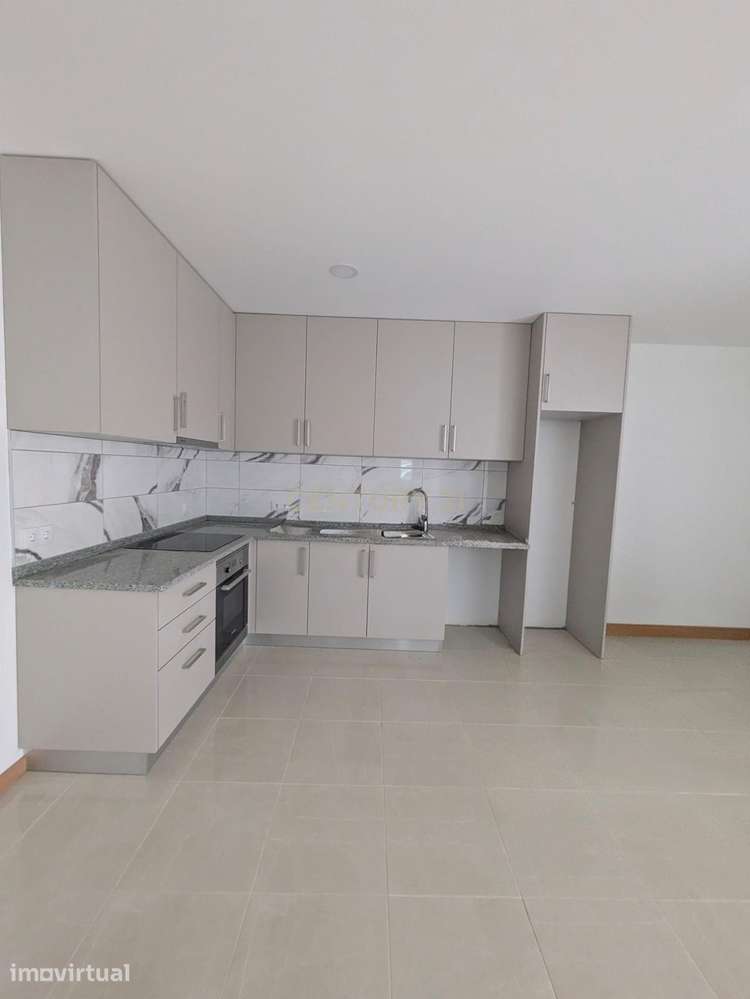 Fantástico Apartamento T2 Totalmente Remodelado no Troviscal, Oliveira - Grande imagem: 4/7