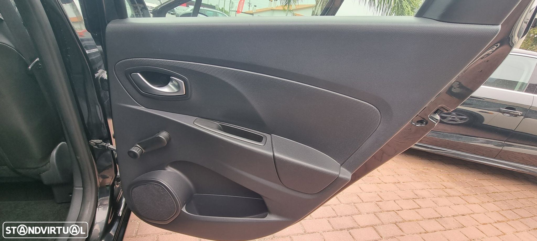 Renault Clio Sport Tourer 0.9 TCE Dynamique S - 24