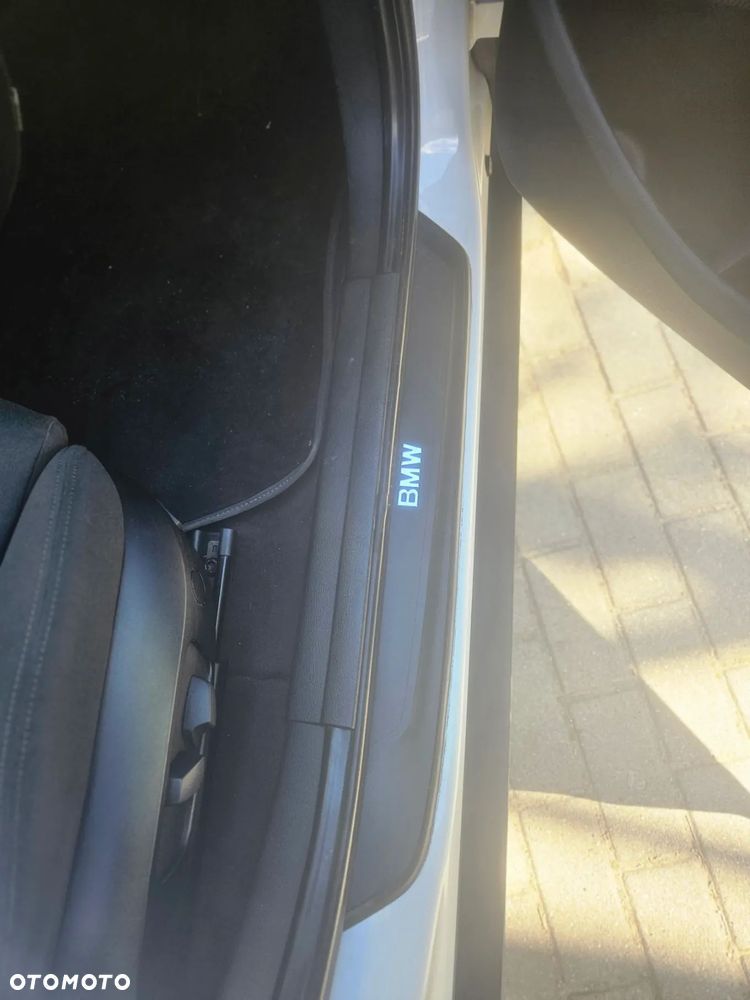 BMW X1 xDrive18d - 15