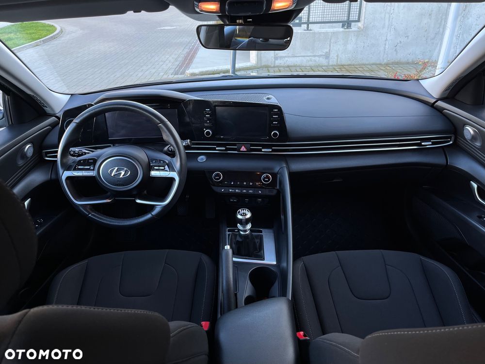 Hyundai Elantra 1.6 Smart - 11