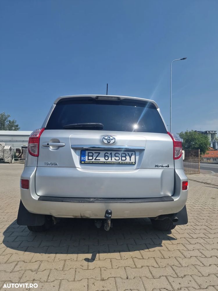 Toyota RAV4 2.2L D-CAT A/T Luxury - 3