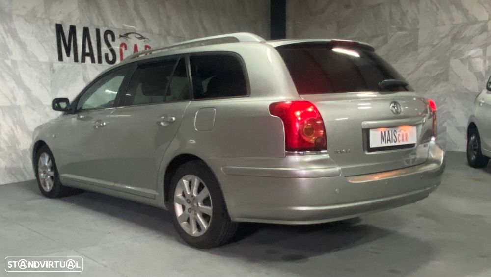 Toyota Avensis SW 2.2 D-4D - 5