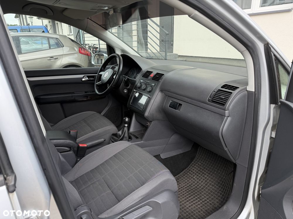 Volkswagen Touran - 6