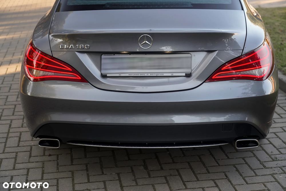 Mercedes-Benz CLA 180 AMG Line - 39