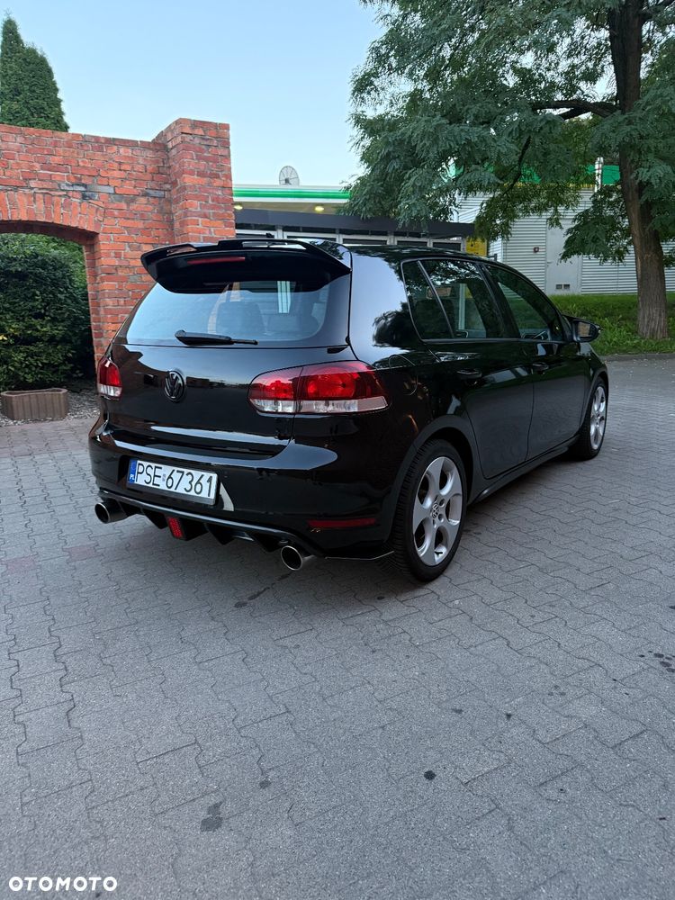 Volkswagen Golf 2.0 GTI - 28