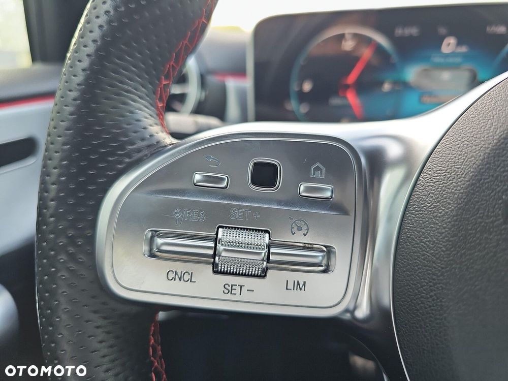 Mercedes-Benz Klasa A 220 4-Matic AMG Line 7G-DCT - 17