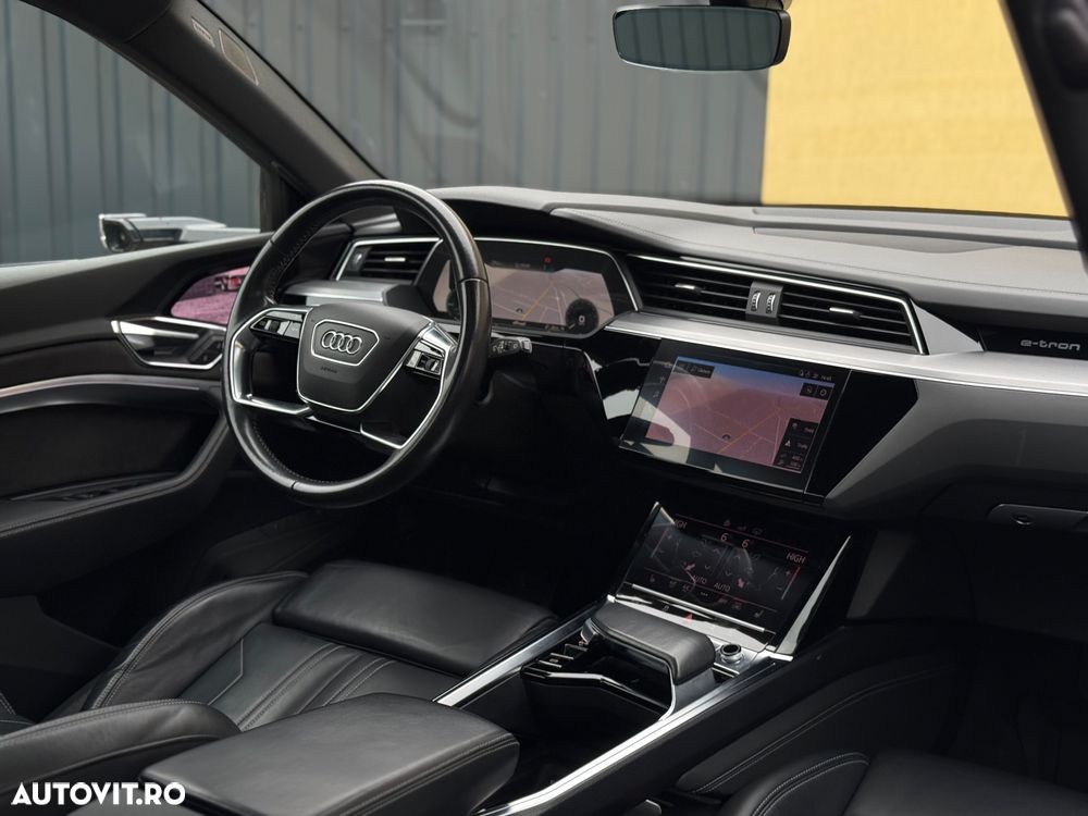 Audi e-tron 55 quattro - 12