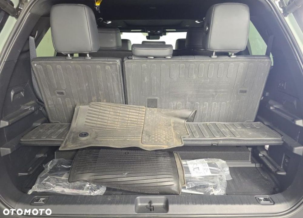 Toyota Sequoia - 5