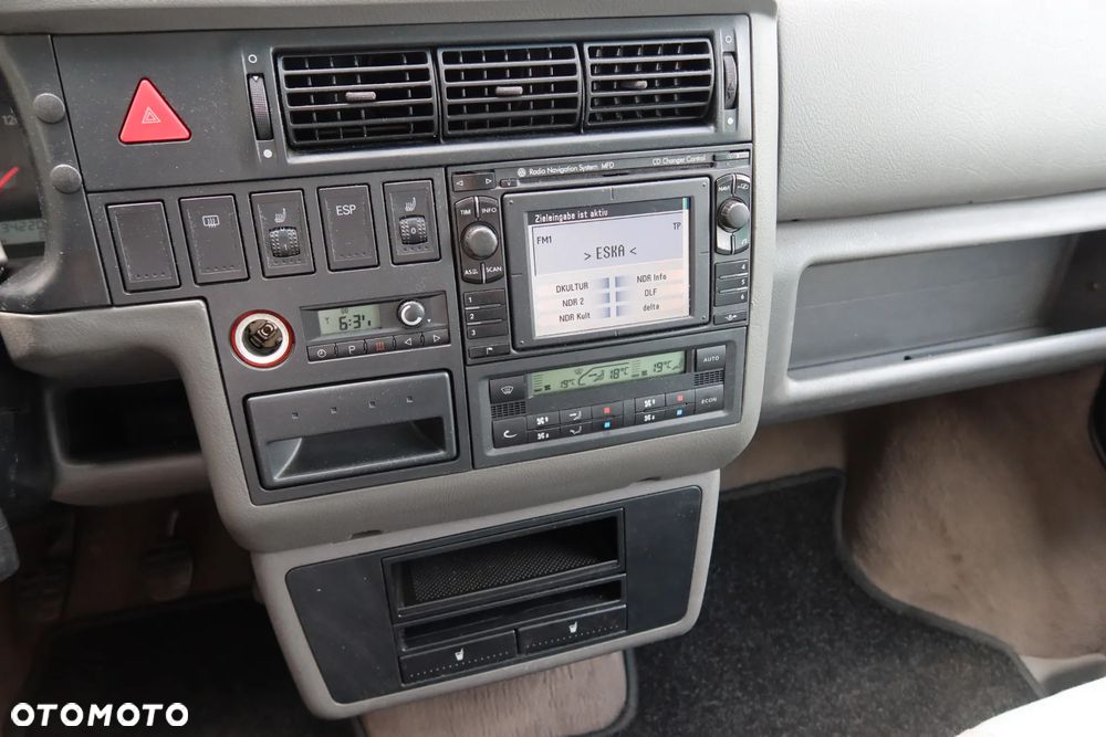 Volkswagen Multivan - 15