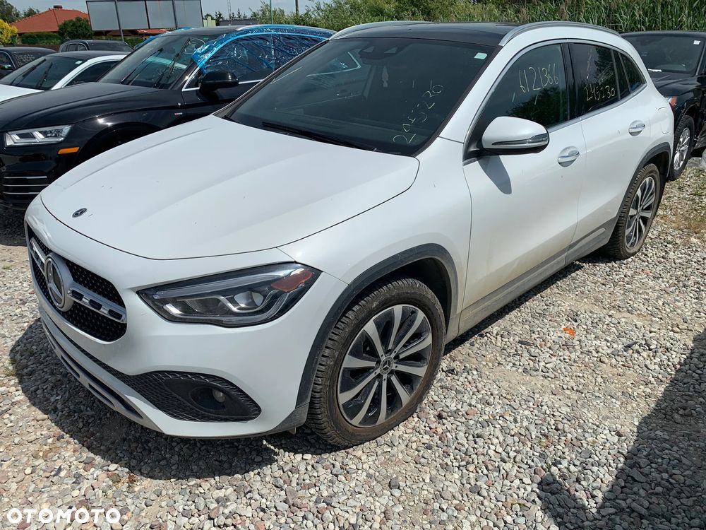 Mercedes-Benz GLA 250 4-Matic - 9