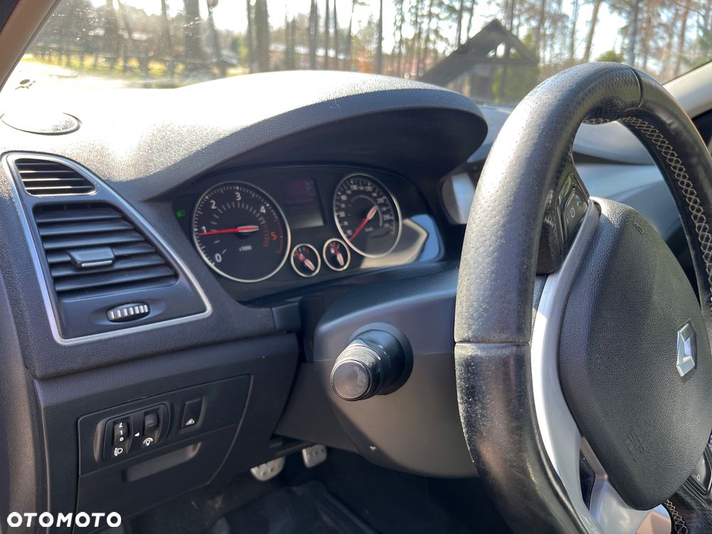 Renault Laguna 2.0 dCi Initiale - 8