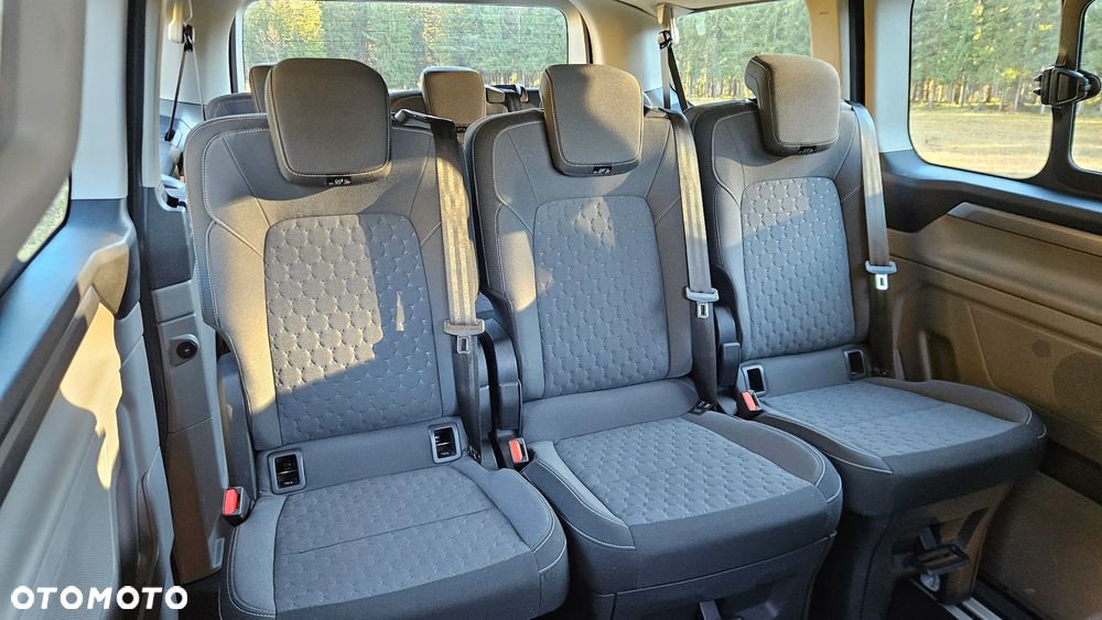 Ford Tourneo Custom - 34