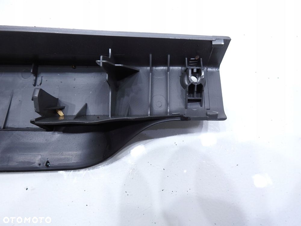 OSŁONA ŚWIATŁA STOP FORD FOCUS MK2 KOMBI - 5