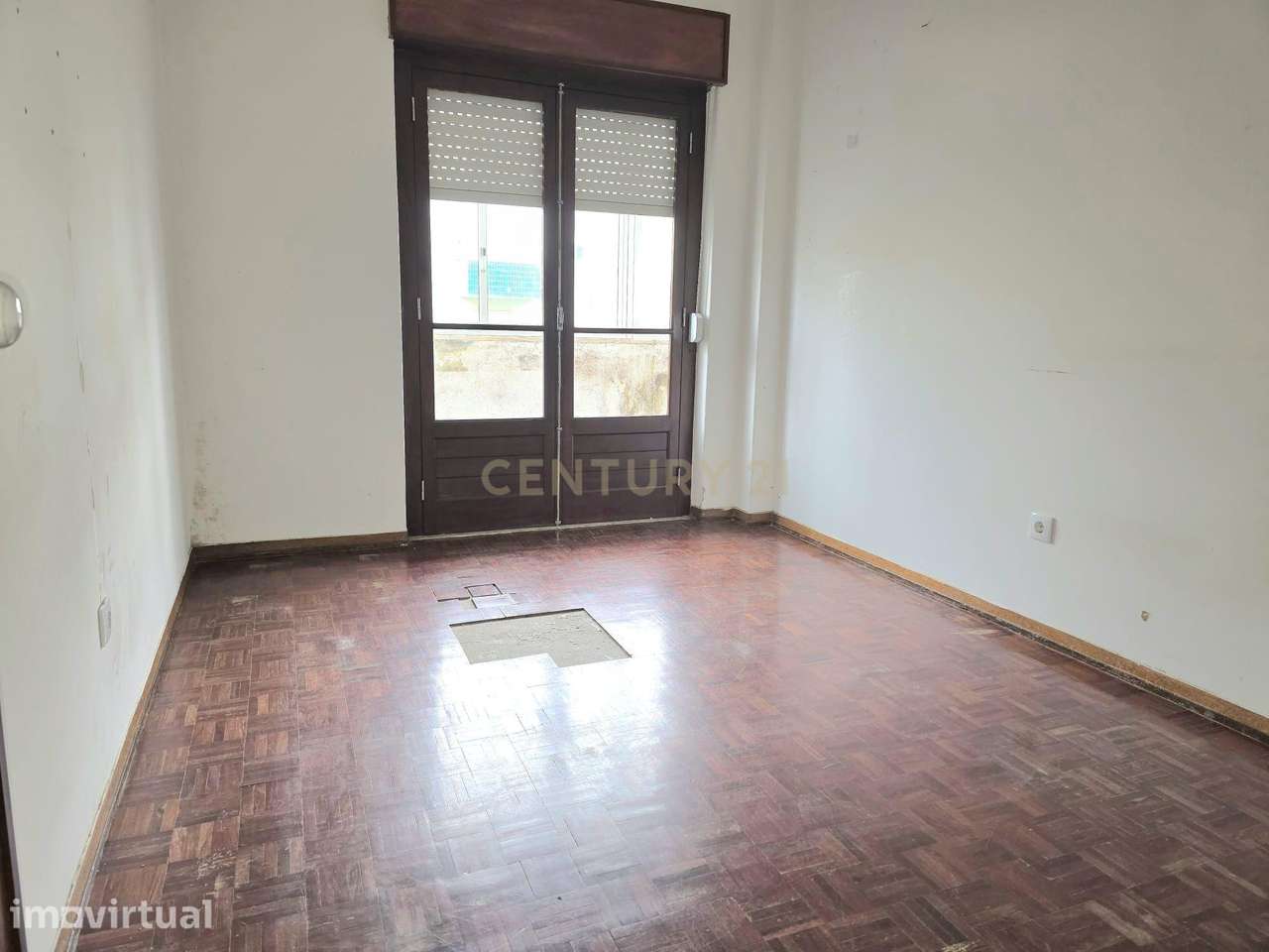 Apartamento T2 para Recuperar em Odivelas, Lisboa - Grande imagem: 2/20