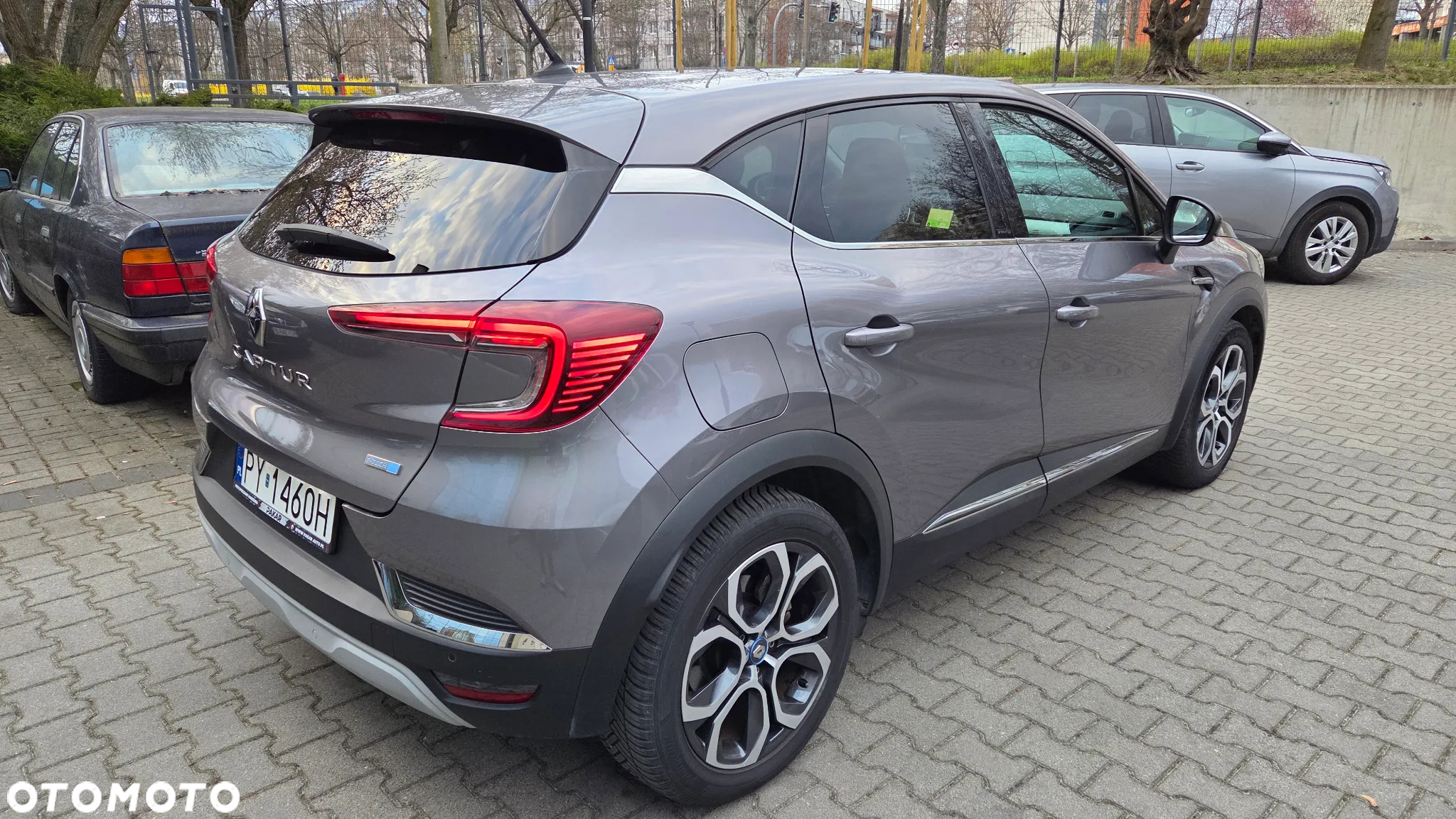 Renault Captur 1.6 E-TECH Plug-In Intens - 4