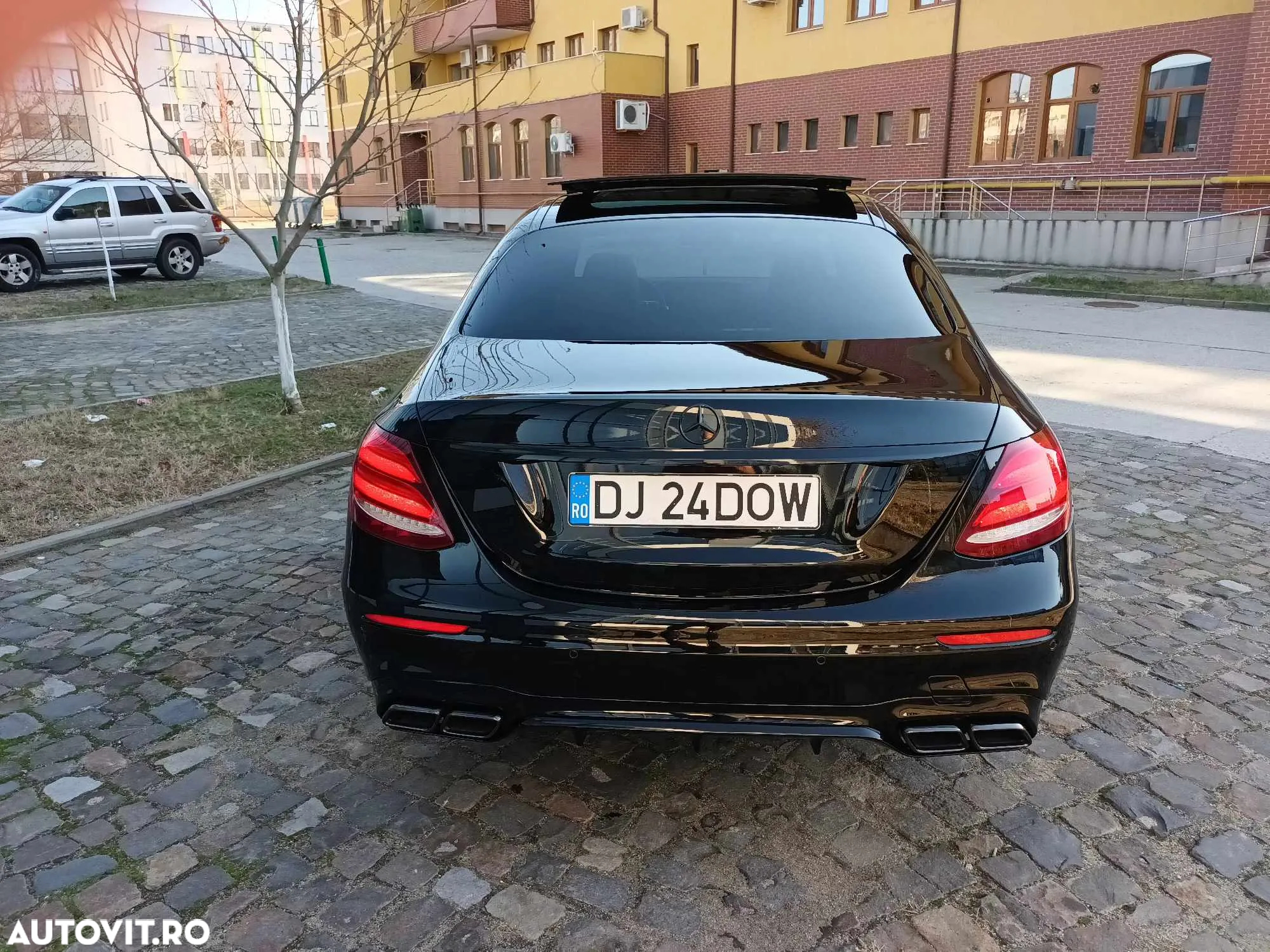Mercedes-Benz E 220 d 9G-TRONIC AMG Line - 10