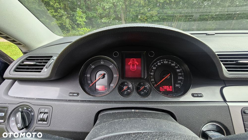 Volkswagen Passat - 8