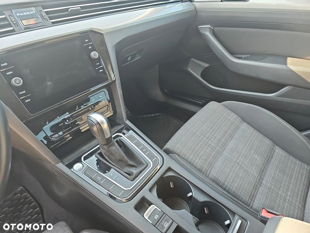 Volkswagen Passat 2.0 TSI Business DSG - 16